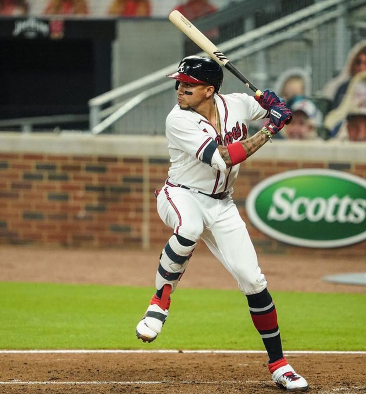 Camargo batea de 4-2 y Araúz se va en blanco en duelo de panas en Grandes Ligas