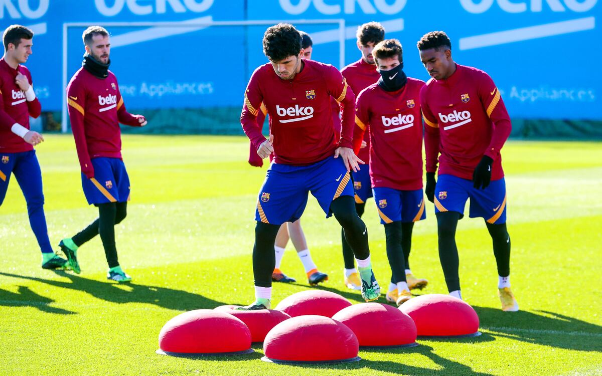 Koeman espera que su equipo encuentre solidez defensiva ante la Juventus