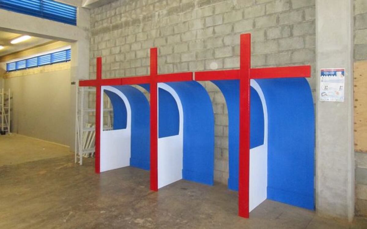 Privados de libertad entregan 250 confesionarios a organización de la JMJ