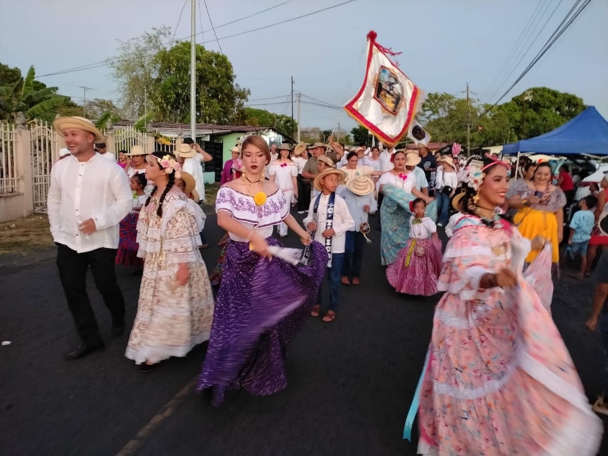 San Martín de Porres brilló con su IV Festival Folclórico