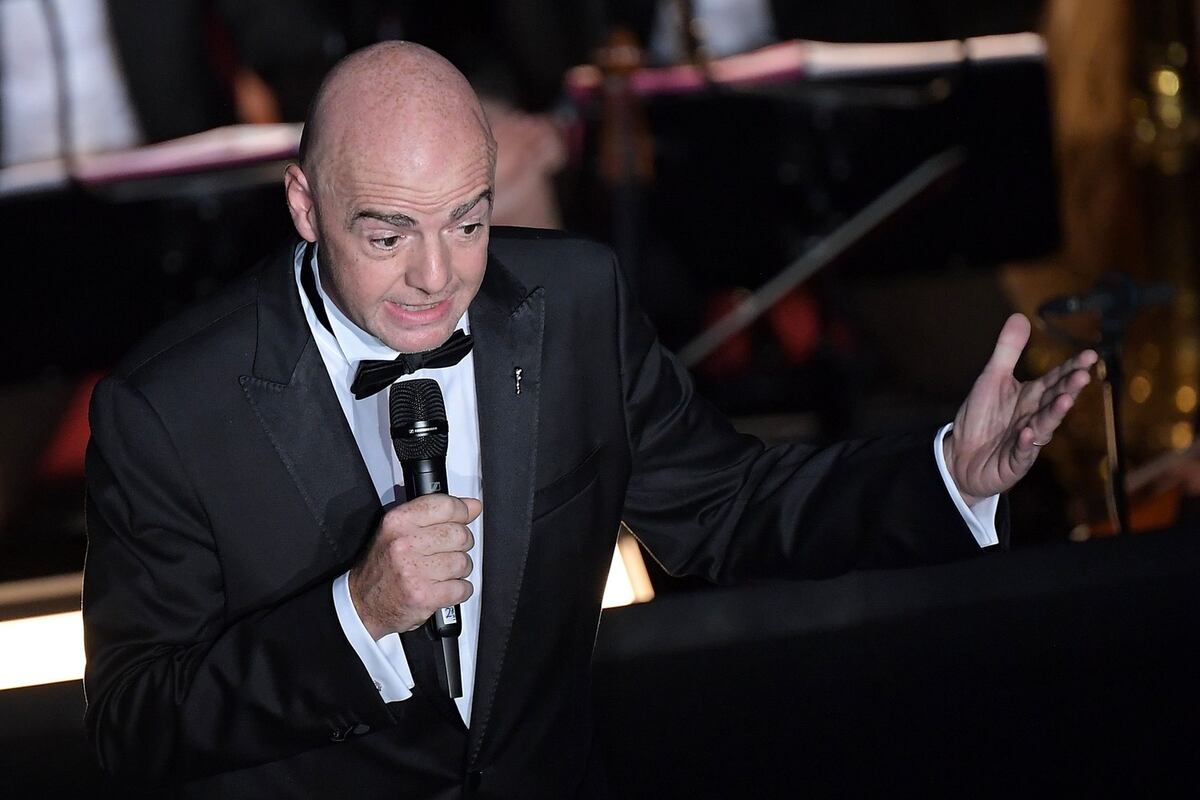 Infantino fustiga al fútbol italiano por ‘tapar’ racismo