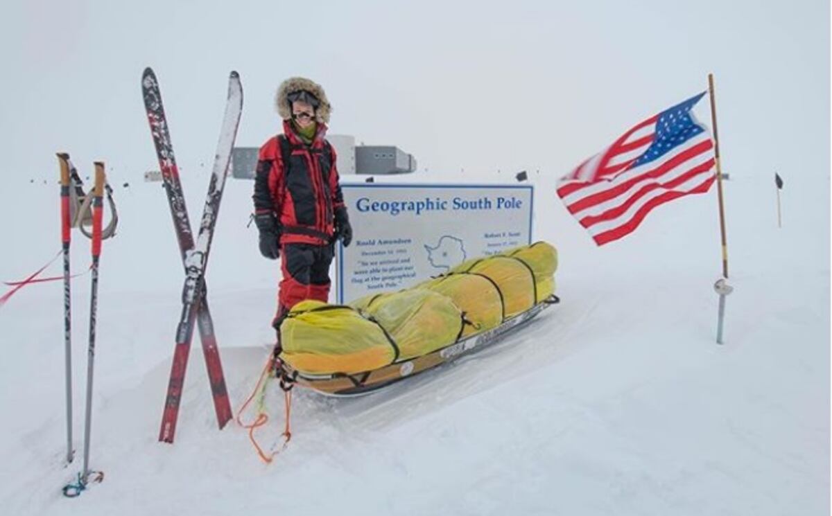 Un estadounidense se convirtió en el primer hombre en cruzar la Antártida solo