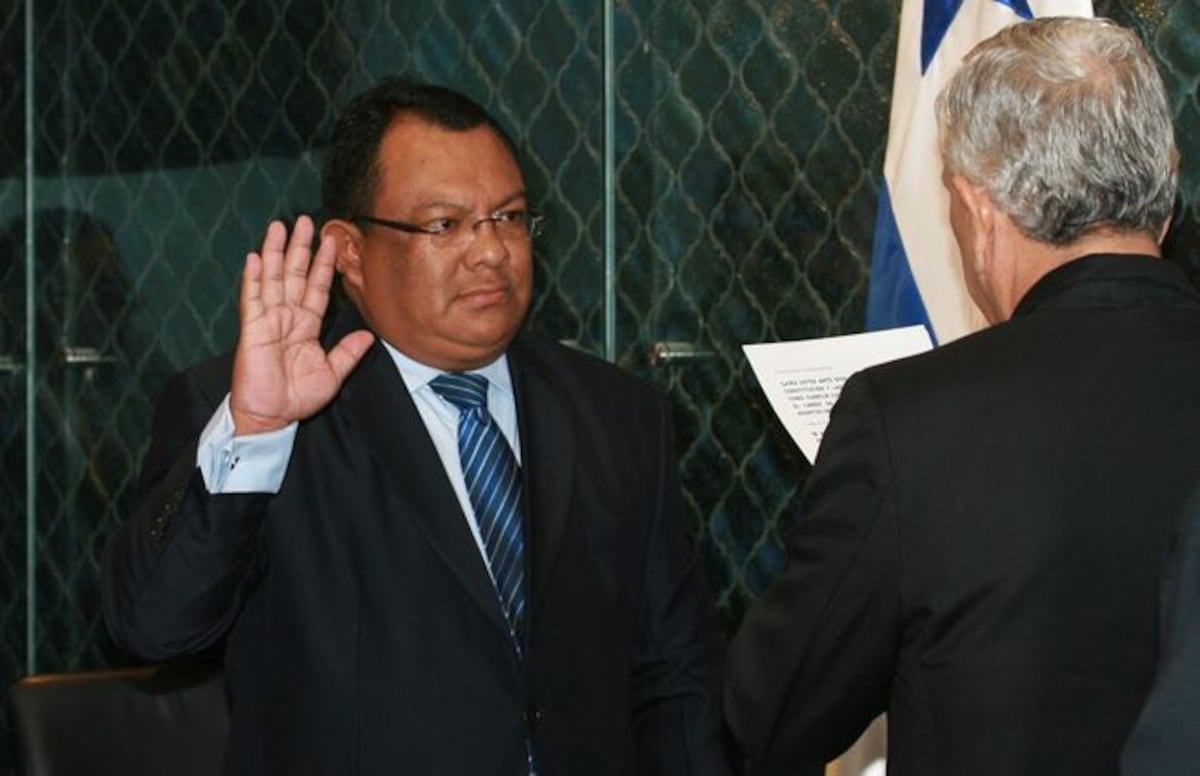 Le imponen medida cautelar  a exdiputado por caso de la planilla de la Asamblea