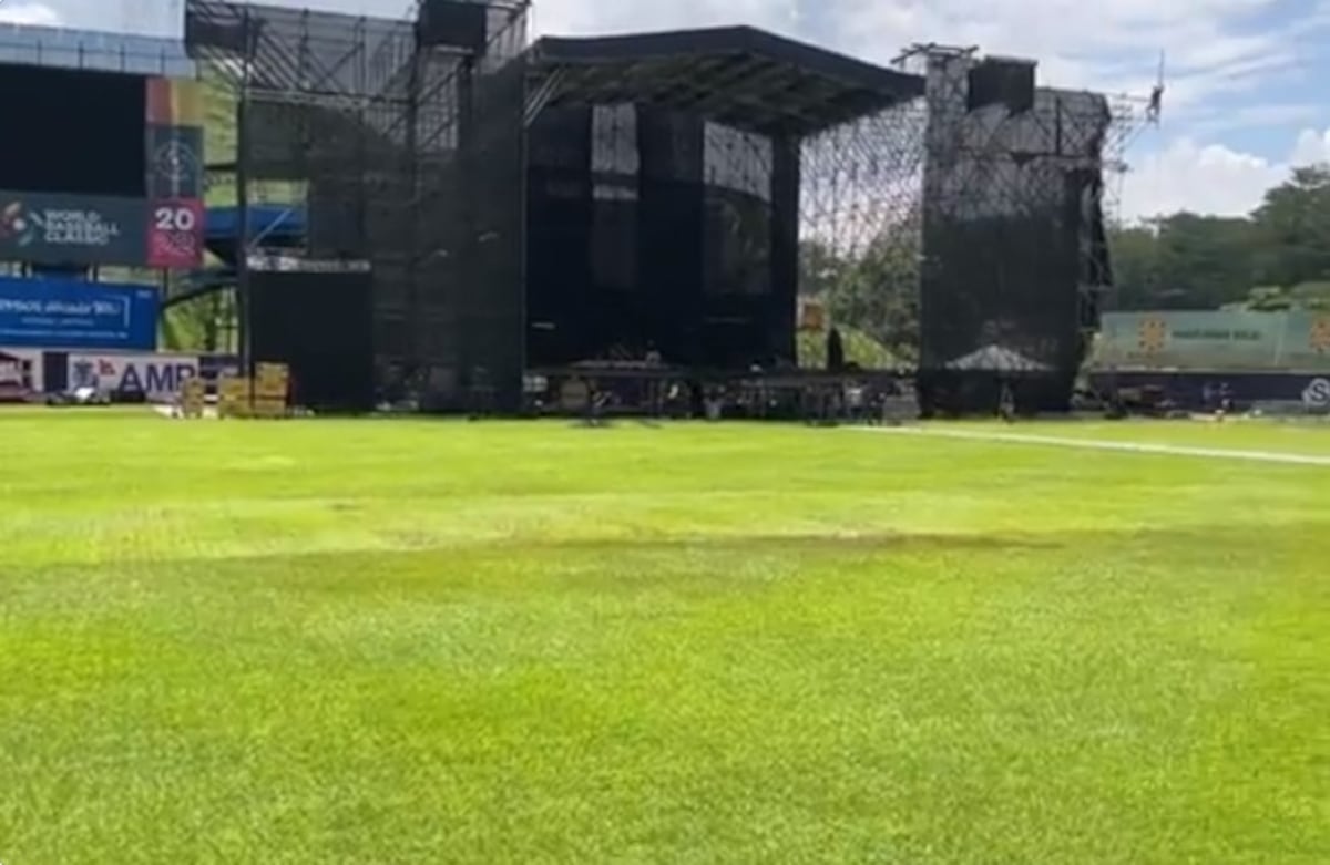 Así quedó el terreno de juego en el Rod Carew tras concierto de Romeo Santos. Video