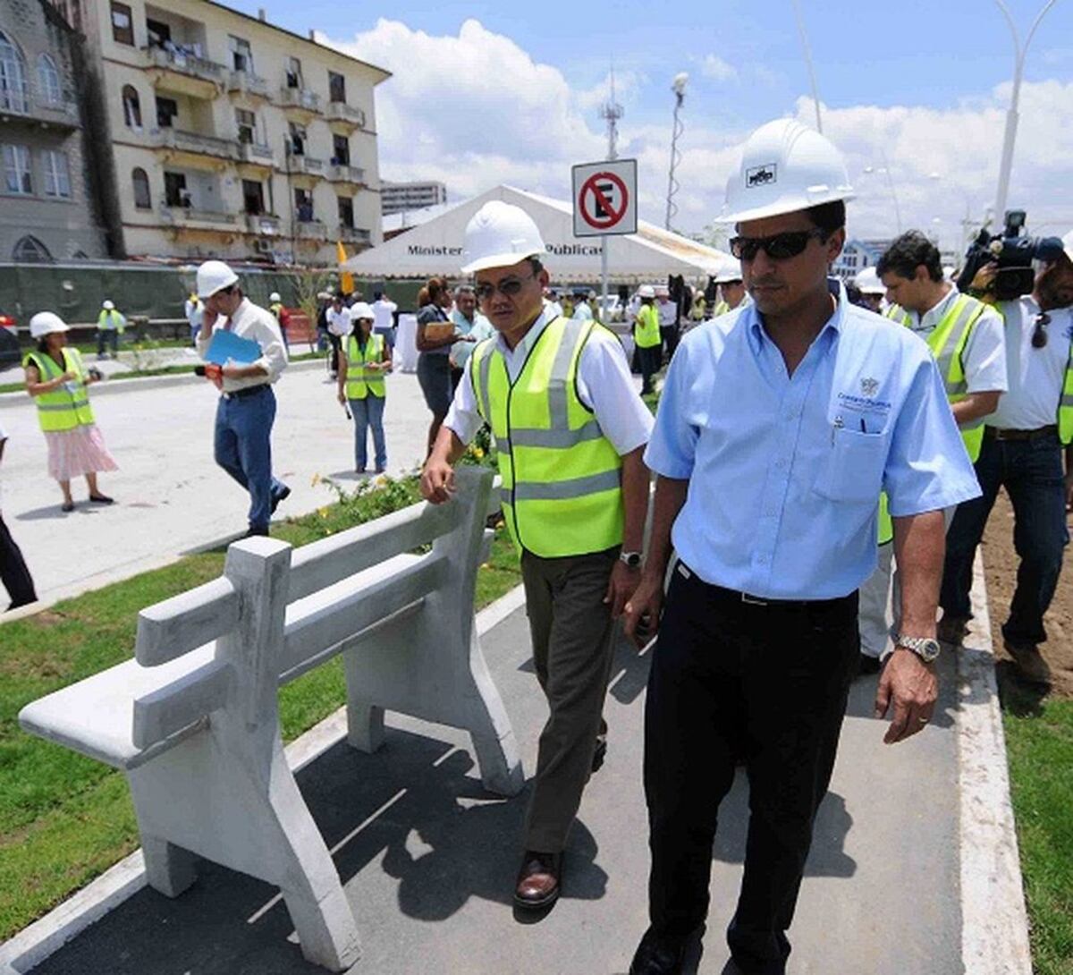 Condenan a exfuncionario del MOP por recibir casi medio millón