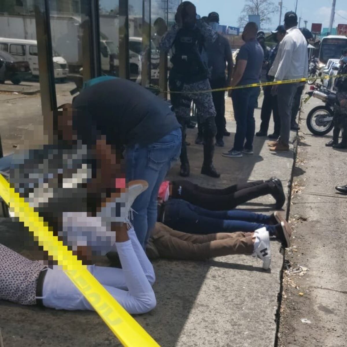 Persecución de policías y presuntos ladrones. Los interceptan a la altura de Campo Limbergh por hurto de $3 mil