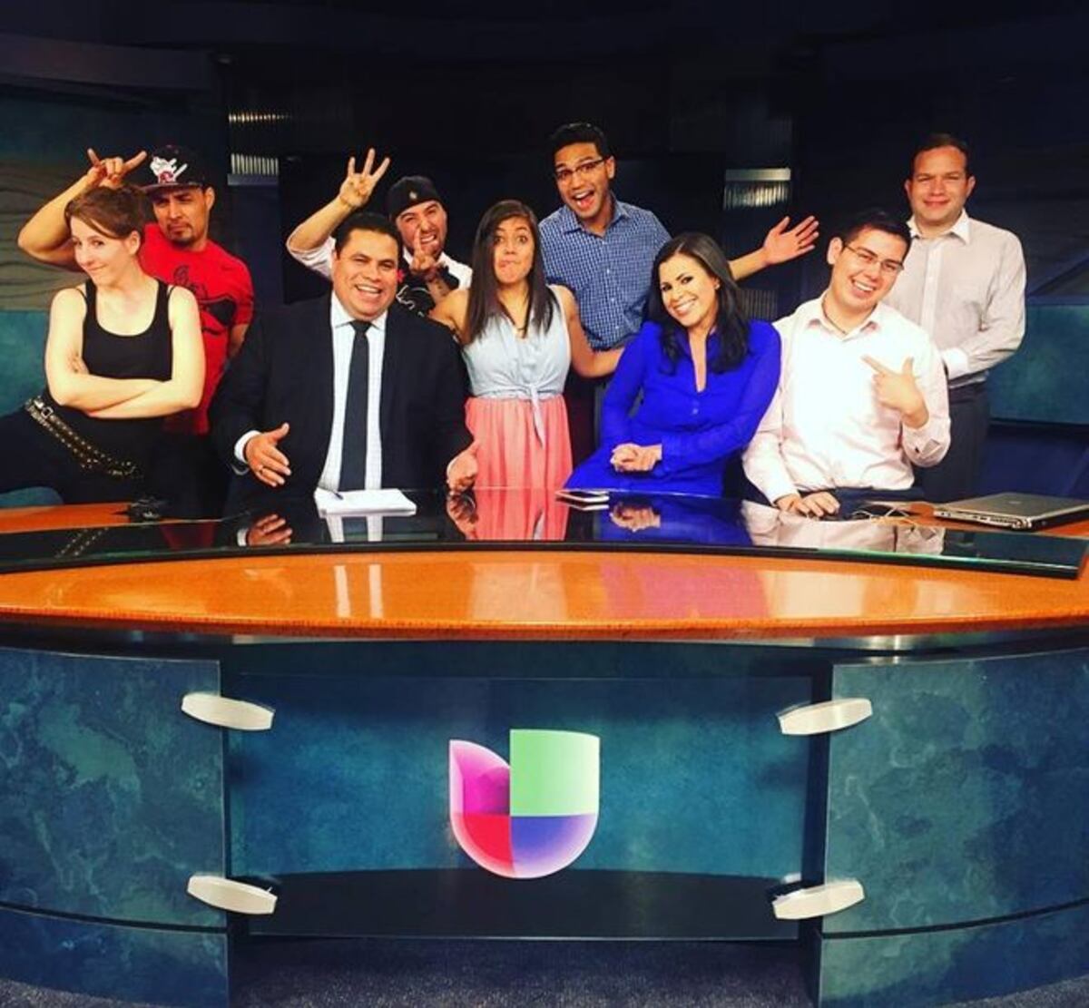 Presentadora de TV revela que despidieron a Departamento de Noticias en pleno