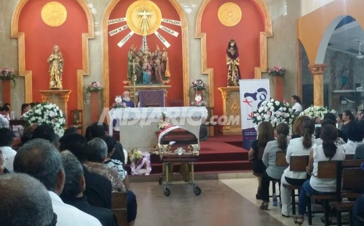 ¡MUCHO DOLOR! En la 24 de Diciembre realizan honras fúnebres de la SPI asesinada
