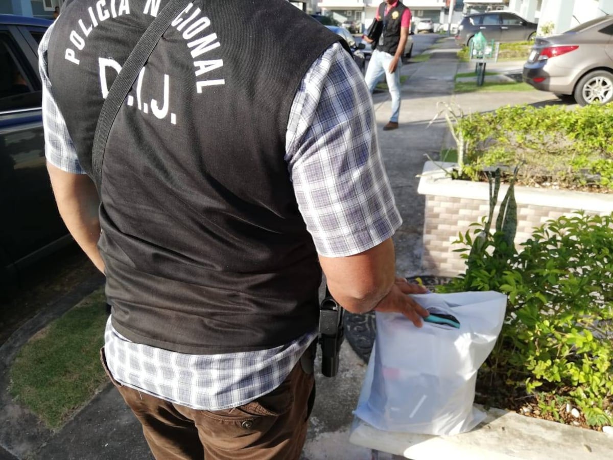 Más allanamientos.Buscan más empleados de un banco local por fraude millonario