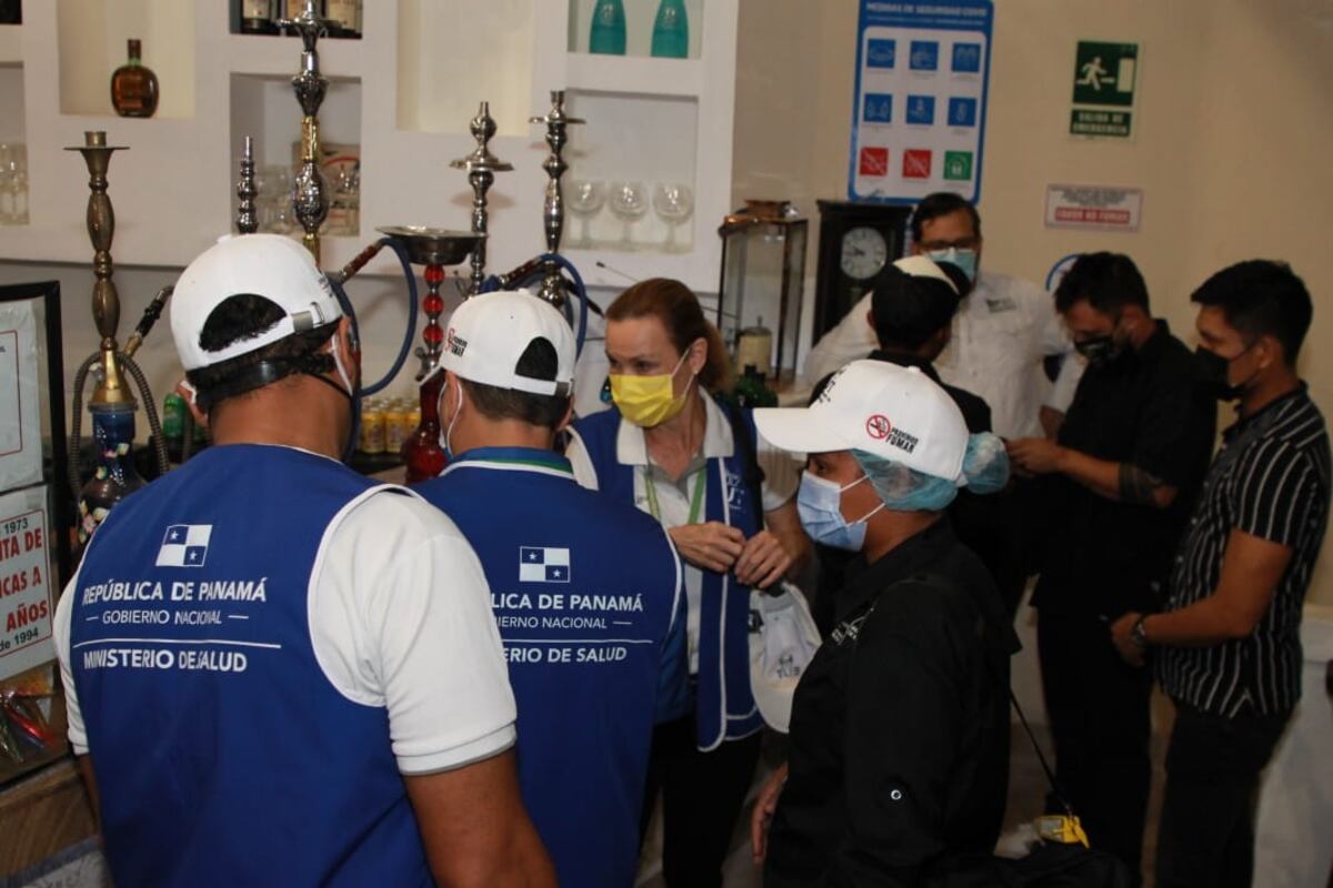 Celebran boda en el Casco Viejo, pese a advertencias. Habrá sanciones