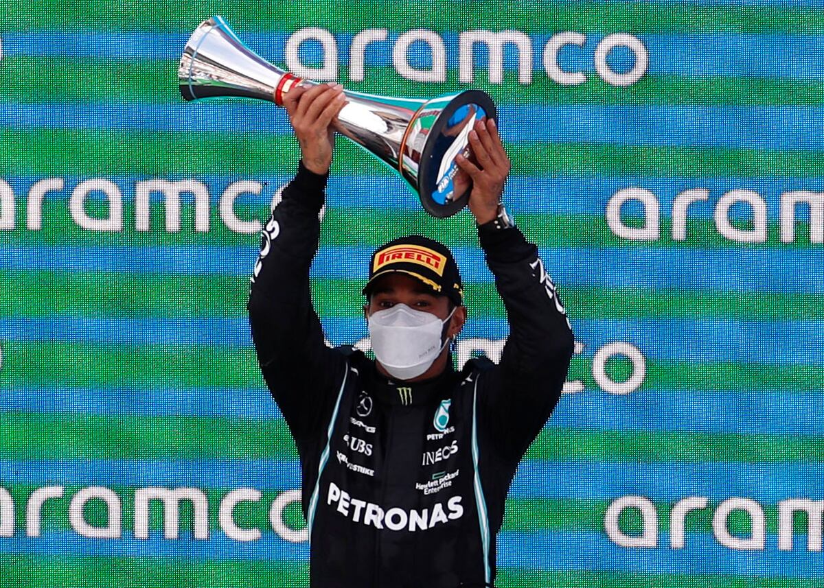 Lewis Hamilton destaca trabajo de su equipo tras ganar GP de España