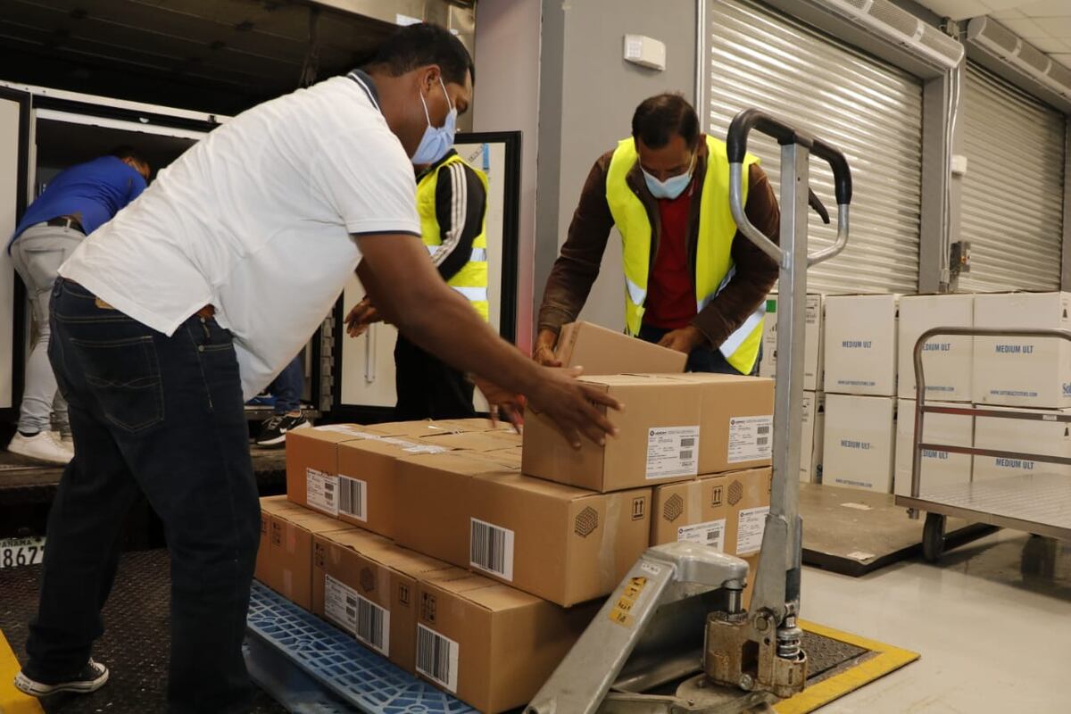 Panamá recibió este domingo 163 mil 200 nuevas dosis de la vacuna AstraZeneca contra covid-19