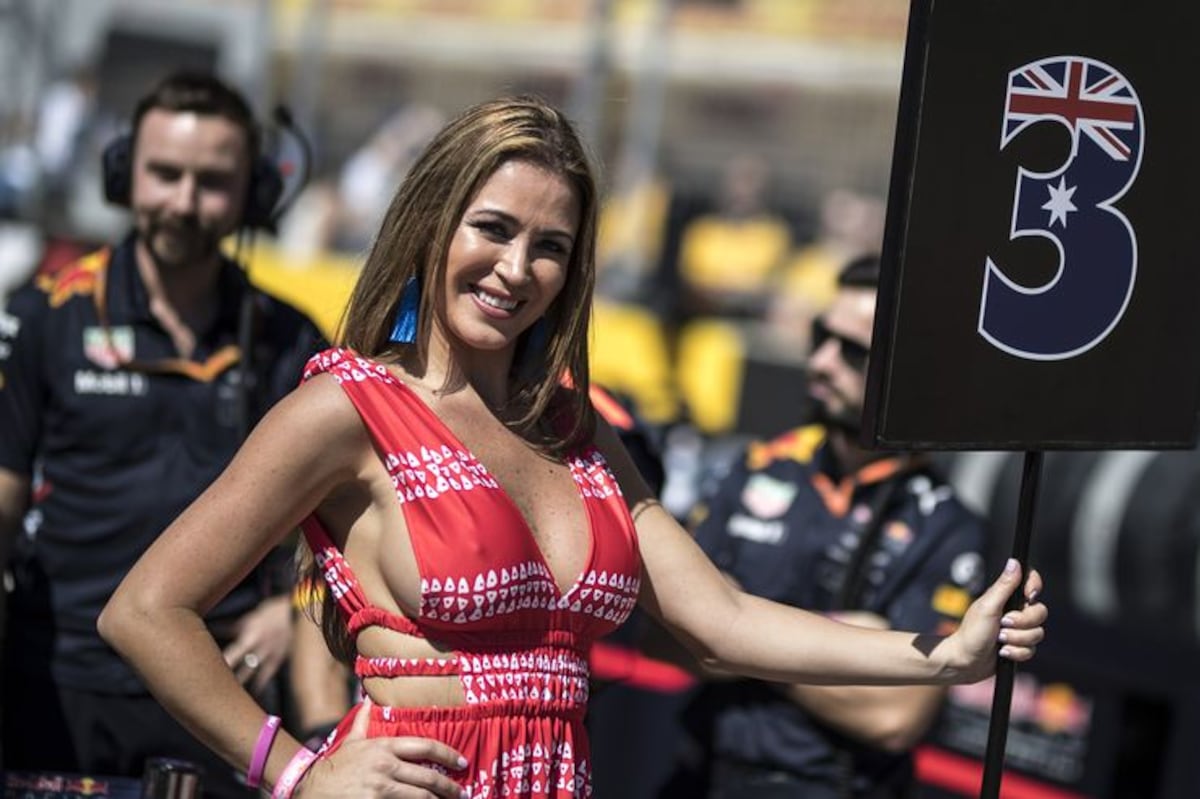 'Es un trabajo digno' asegura modelo tras decisión de sacarlas del Fórmula 1