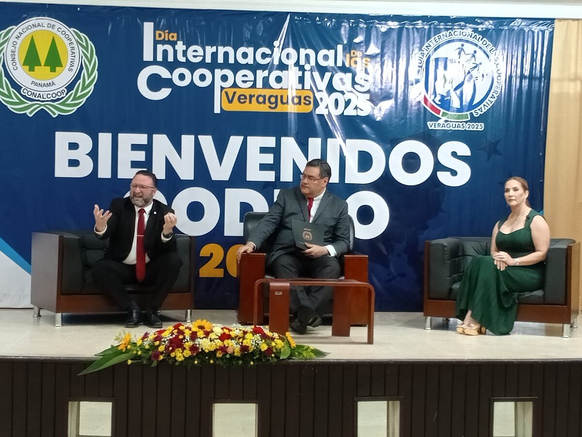 Conversatorio en Santiago resalta el papel transformador del cooperativismo en Panamá