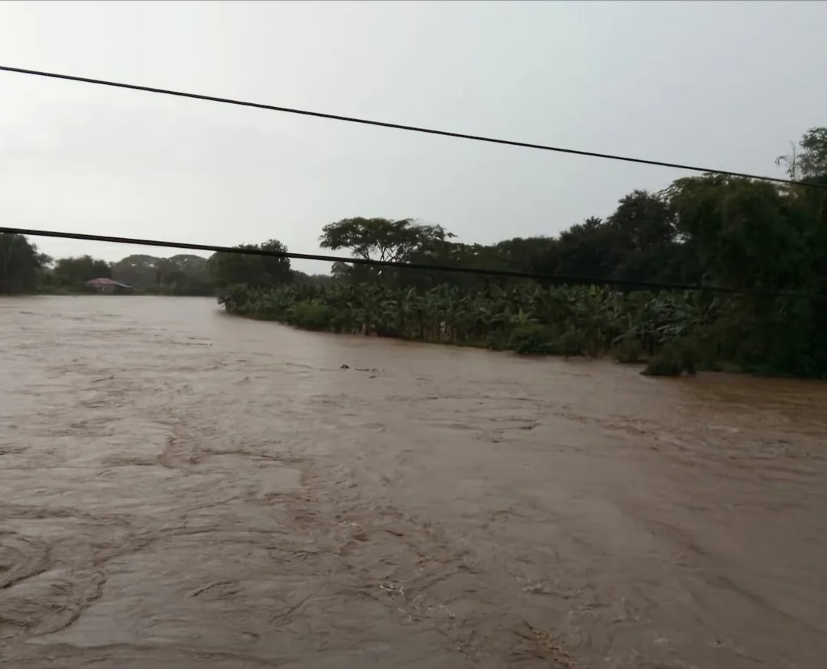 Tonosí se ahoga entre lodo y lluvia: así golpea el huracán Melissa a Los Santos y Veraguas 