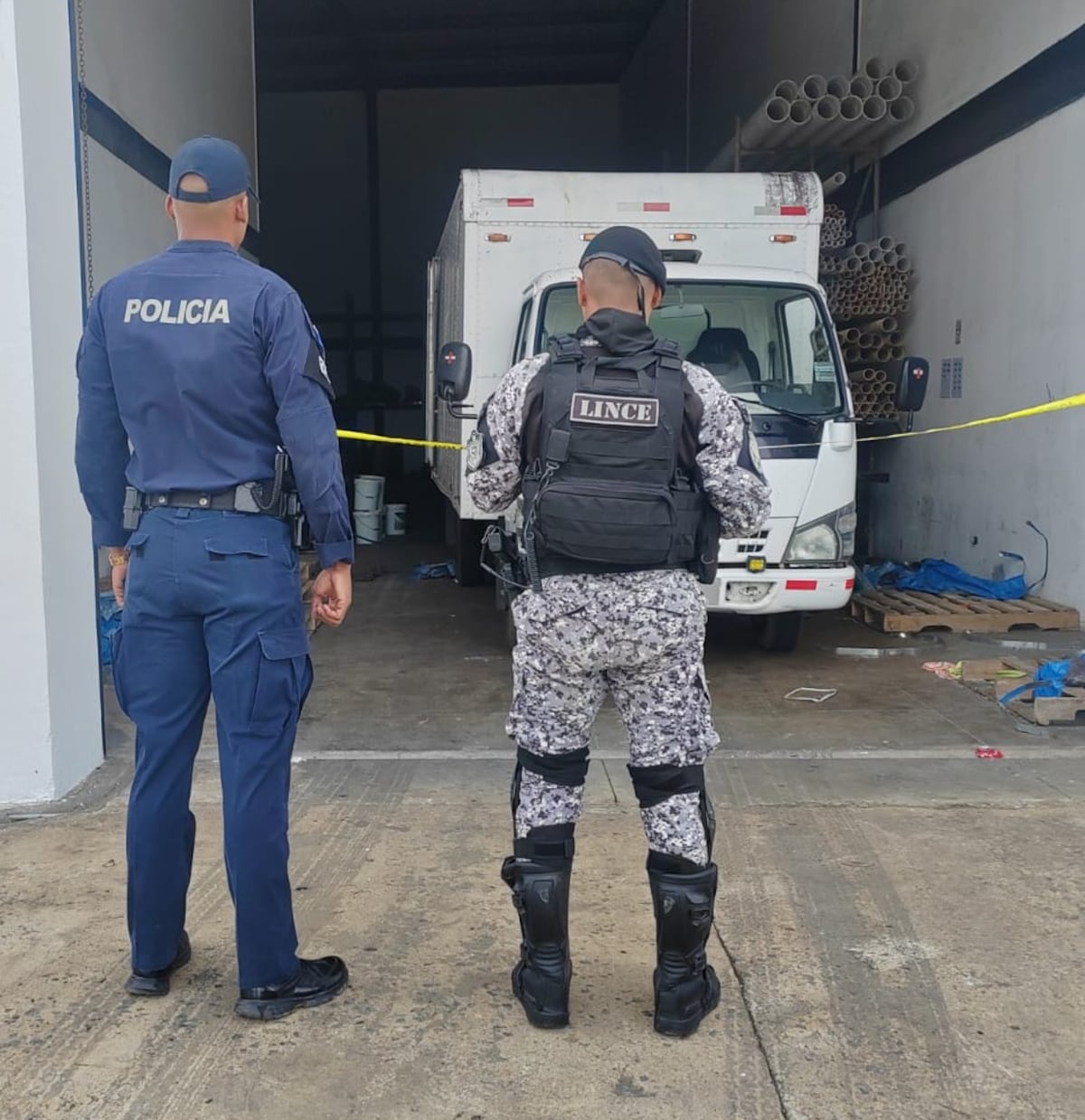 Denuncia permite capturar a cuatro personas en bodega de Felipillo