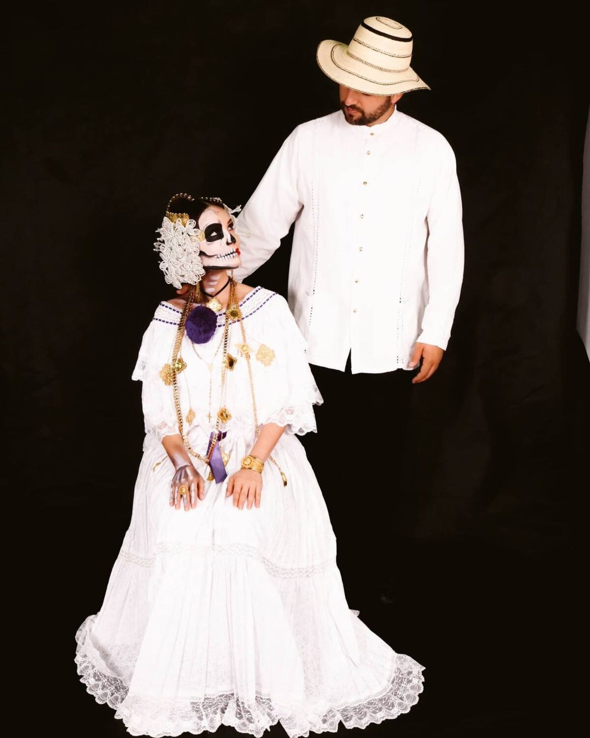 La exmiss Sheldry Sáez hace tributo al cuento de terror ‘la mujer empollerada’ y le caen las críticas. Folclorista la defiende