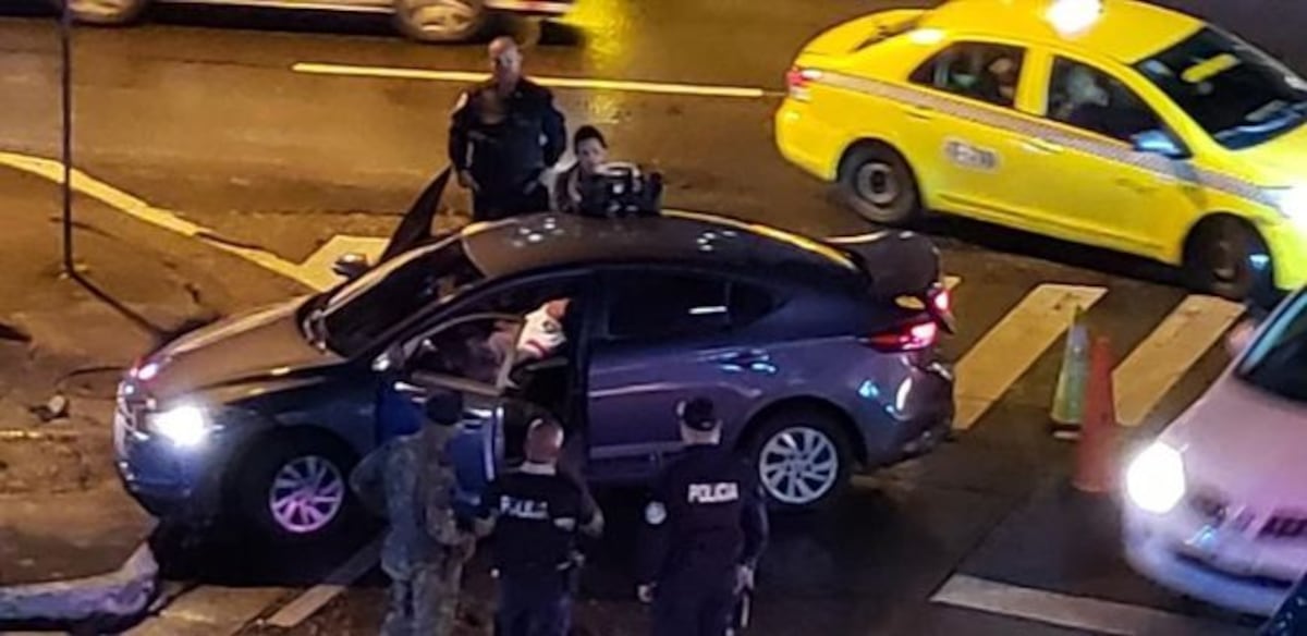 Como de película.Policías y ladrones se enfrentan.Tras persecución hay un herido