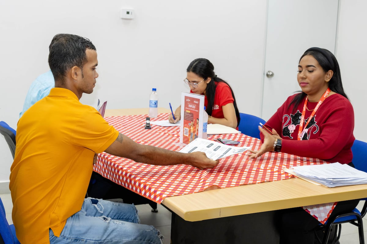 Mitradel y Grupo Raphael Realizan Reclutamiento Laboral en Panamá Oeste