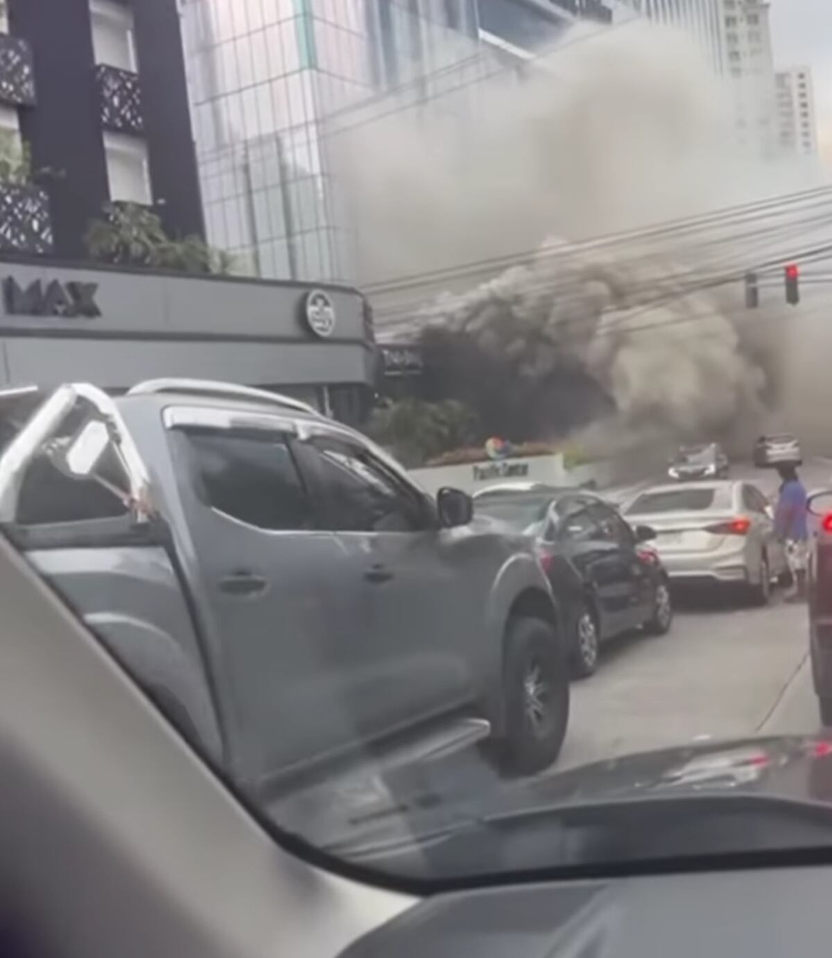 Urgente: incendio en Punta Pacífica