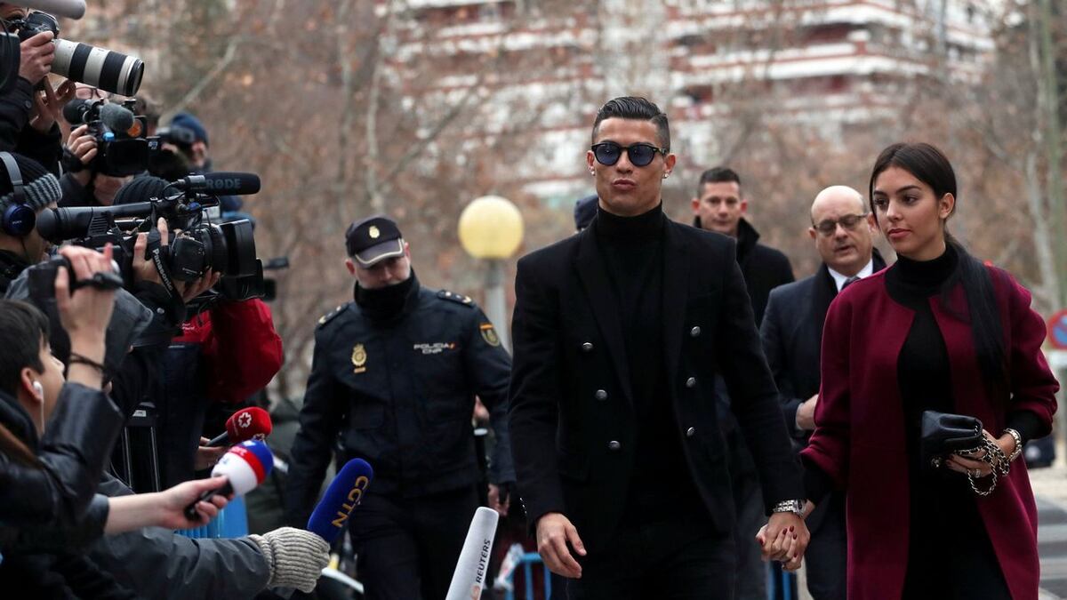 'Queremos ayudar a la autoestima de la gente' Cristiano al lanzar su clínica