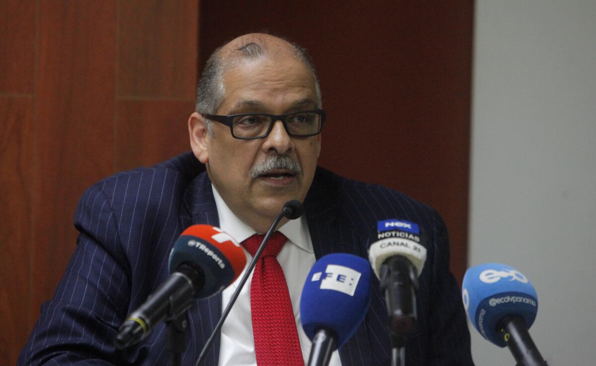 En la mesa hay un ‘monólogo delirante’, asegura presidente de la Conep