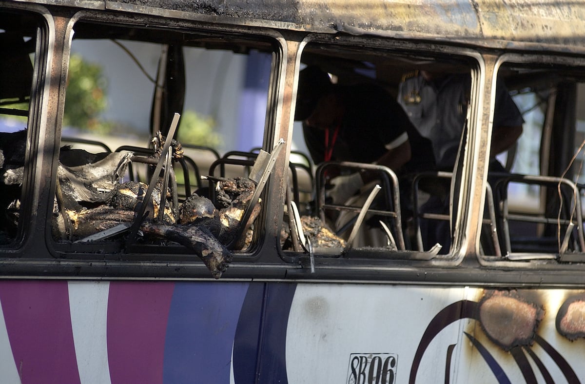 ¡Verdadero infierno! Sobreviviente del incendio del bus 8B-06 rompió silencio 