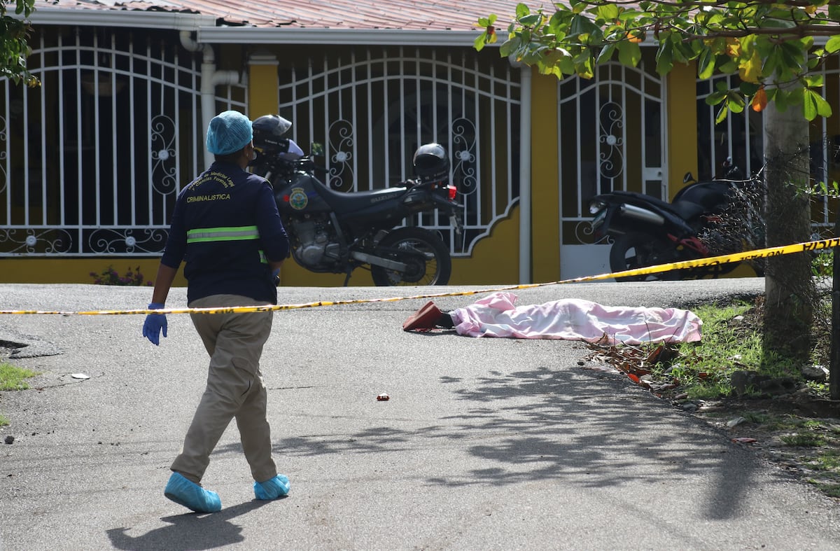 Boca abajo y en un charco rojo. Cadáver amarga la mañana de los vecinos en Cabra