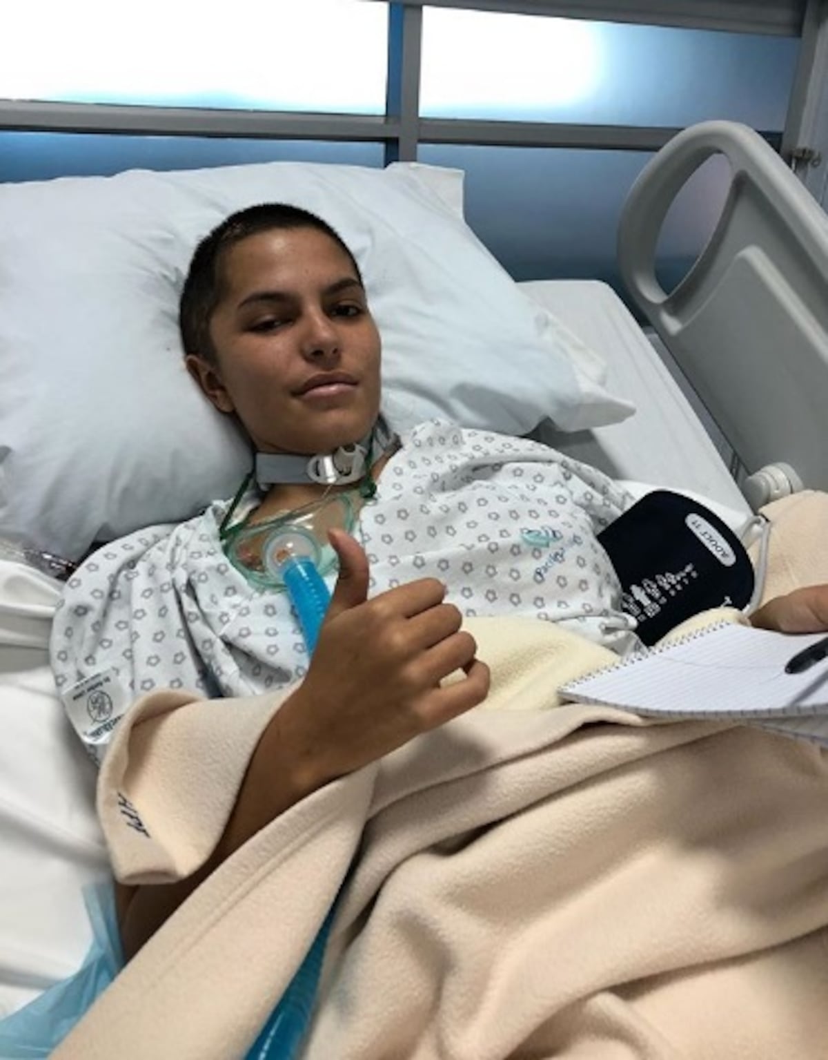 Chica sobreviviente del accidente en que un auto cayó de un edificio en Costa del Este, revela una carta