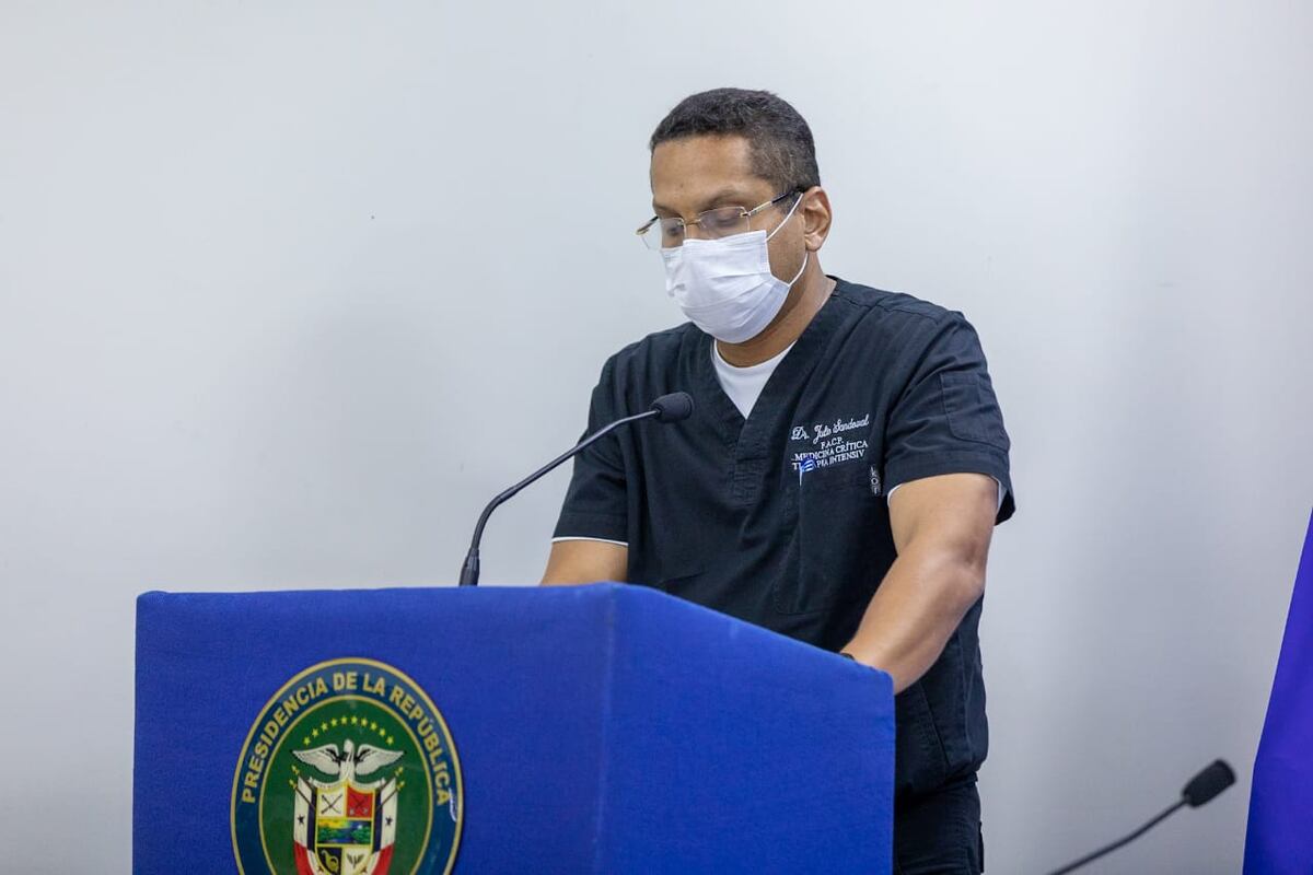 Julio Sandoval: ‘Lamentable y vergonzoso que en medio de la pandemia diputados del PRD se reúnan en un restaurante’