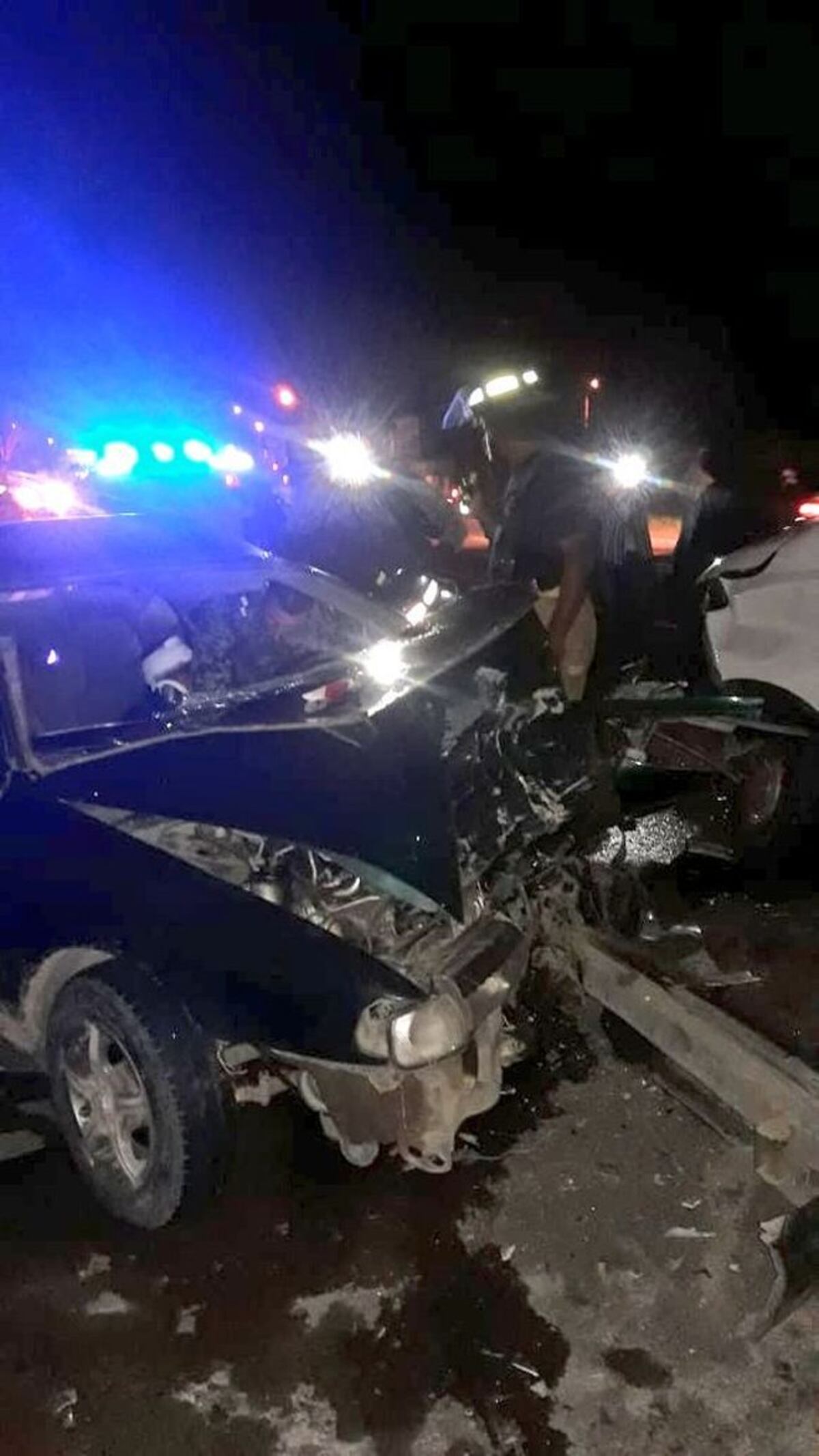 Un muerto y dos heridos en accidente en Interamericana. Uno quedó atrapado.Video