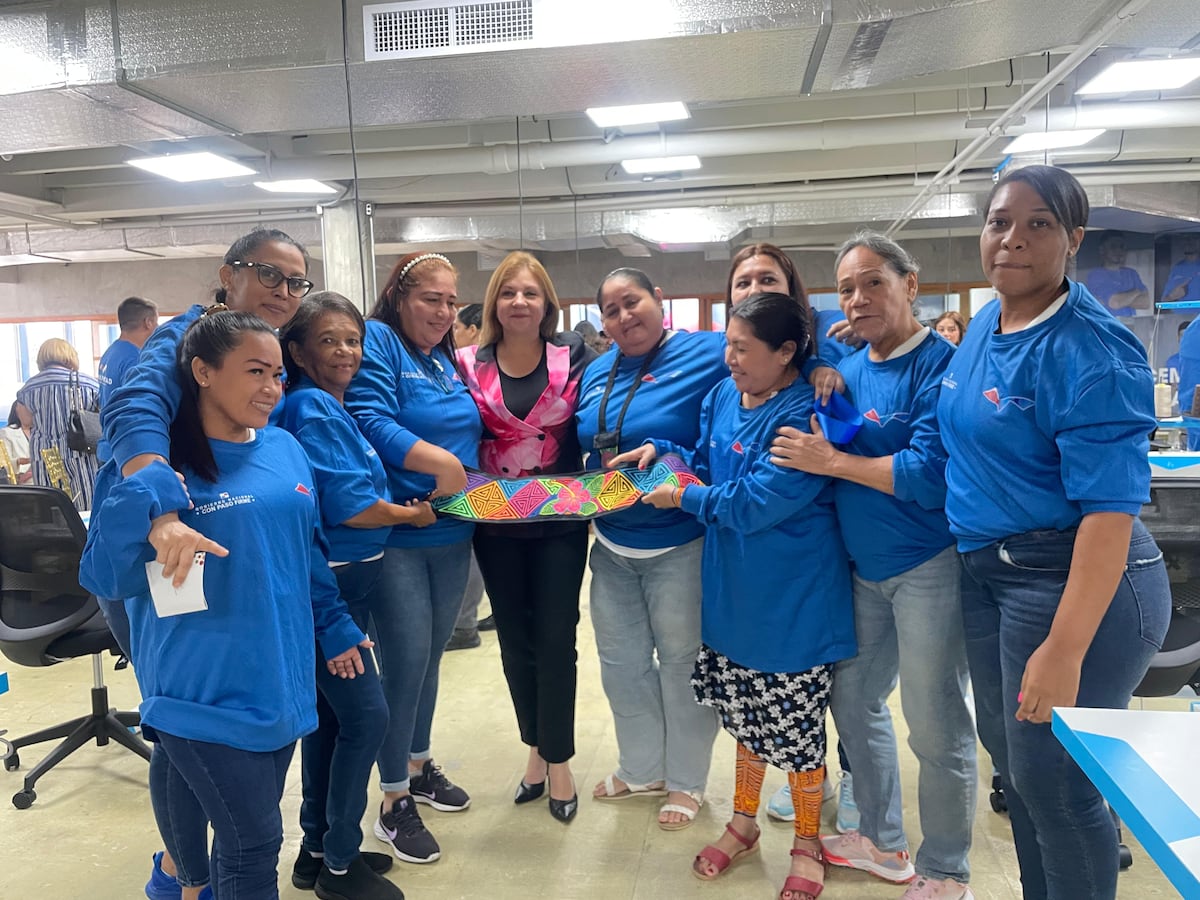 ‘Esta es mi segunda oportunidad’: privados de libertad renacen con el primer Centro de costura