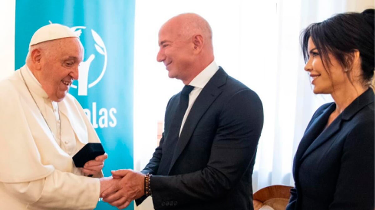 Papa Francisco recibe la visita del multimillonario Jeff Bezos