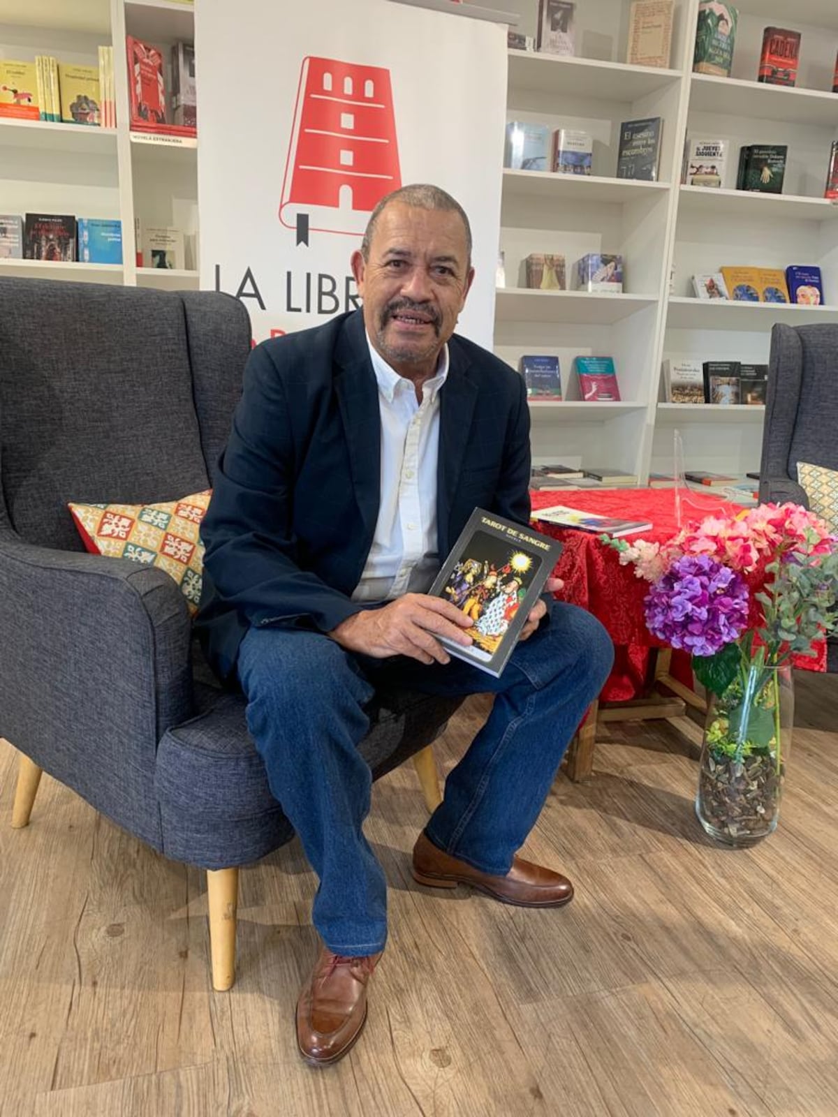 Tarot de Sangre, la nueva novela del escritor panameño Andrés Villa