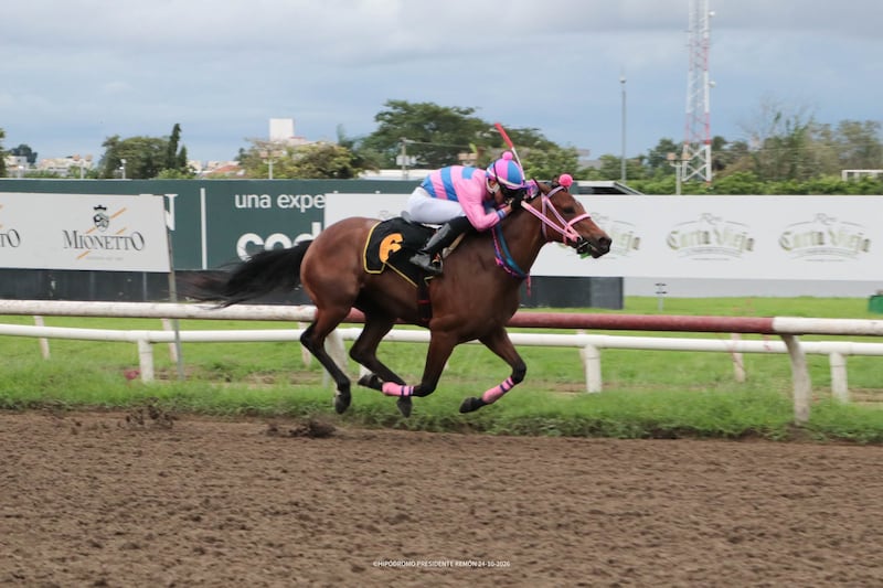 ¡Nadie pudo con ella! ‘Keaypami’ vuelve a demostrar su poder en la pista
