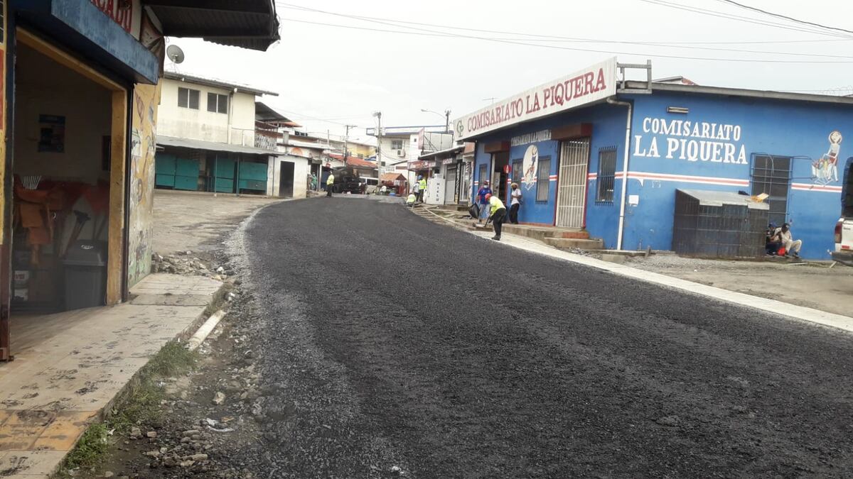 Cierre de calle afecta a comerciantes en Penonomé