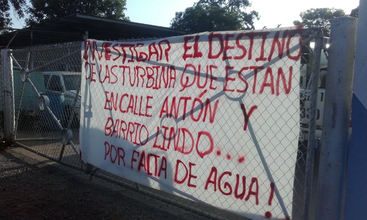 Aguadulce protesta por falta de agua