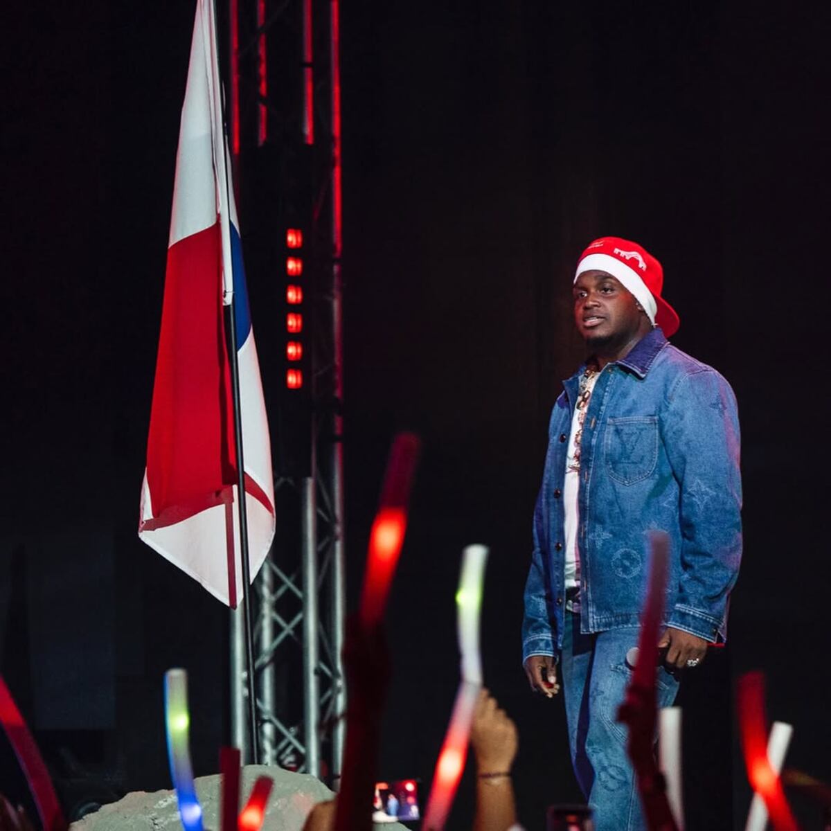 Boza cerró con lágrimas los Premios Juventud 2025 en Panamá