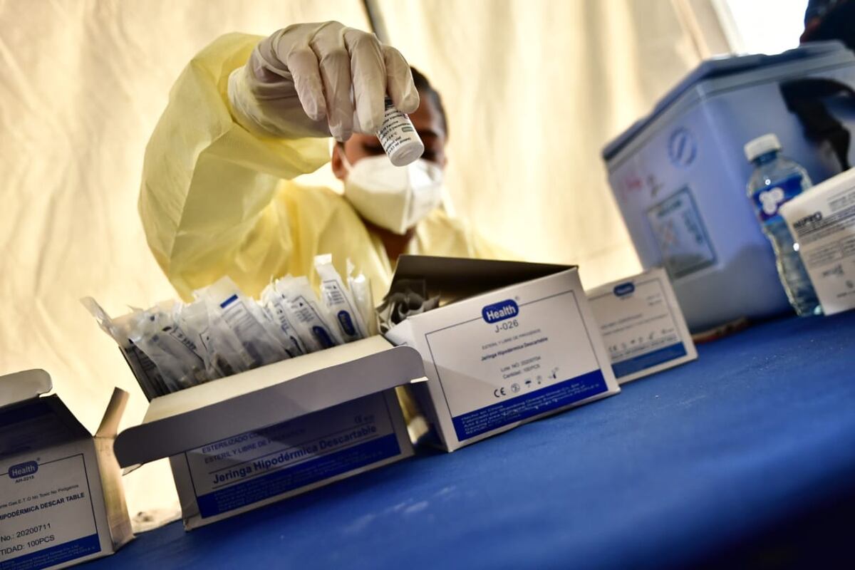 Extranjeros en Panamá podrán sacar cita para la dosis de AstraZeneca, vienen 70 mil más