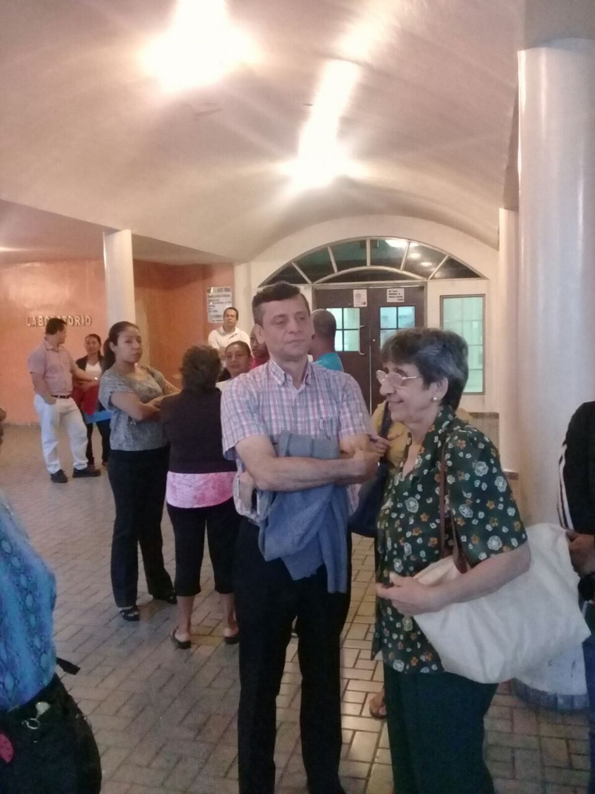 Pacientes molestos por cambio de citas médicas tras anuncio de Varela 