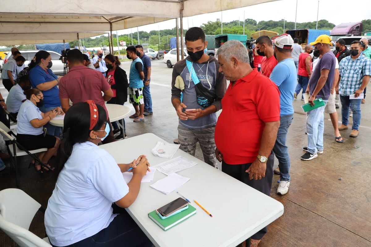 Disconformidad. Transportistas de carga de Tierra Altas se levantan de la mesa
