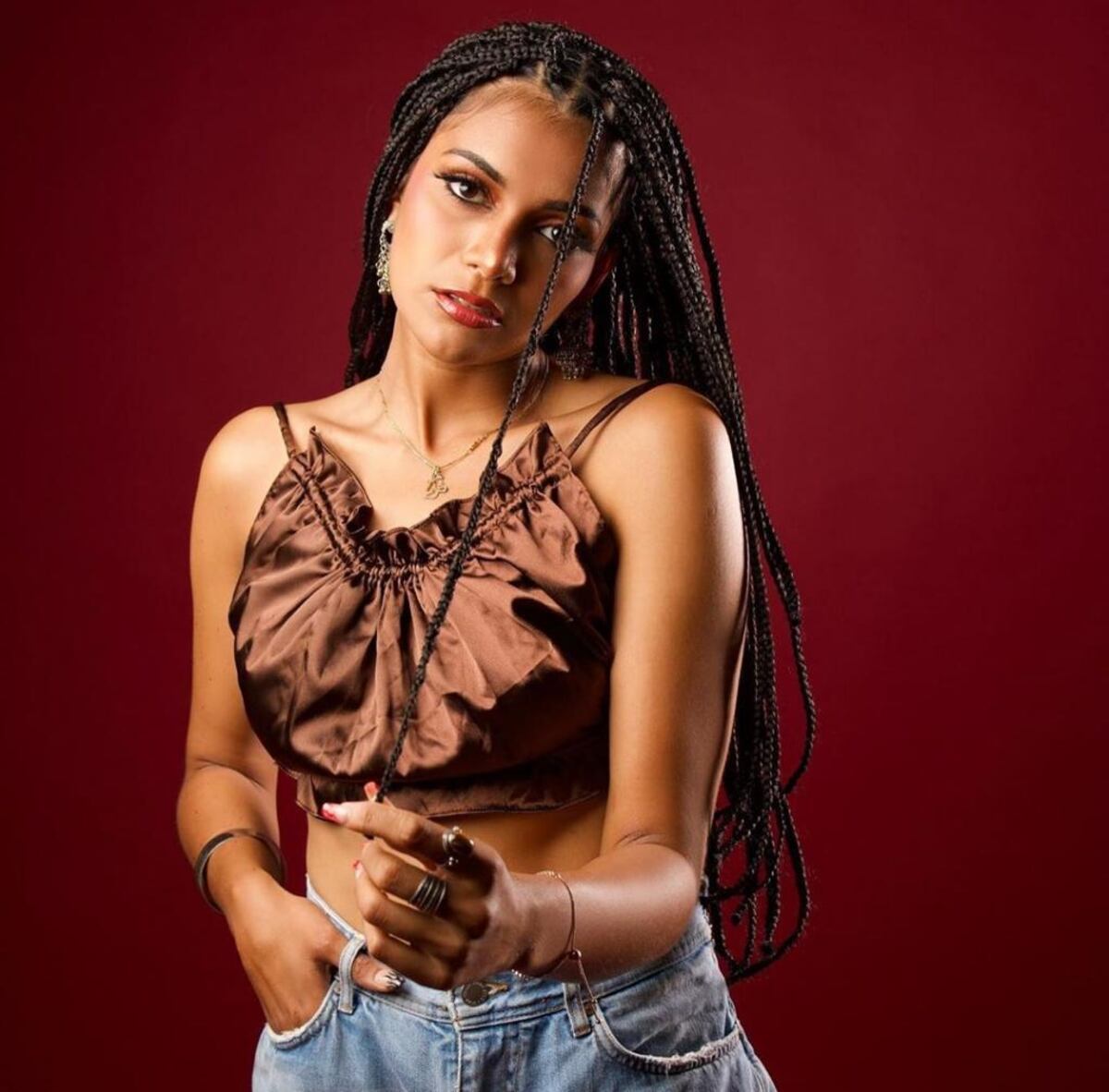 La Rosalía Panameña. La exmiss Mehr Eliezer mezcló flautas de la india y regaetón +Audio