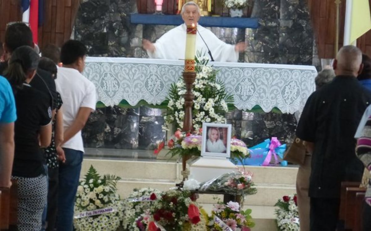 EL DOLOR DE UNA MADRE. Tras despedir a su hija por culpa del supuesto caníbal