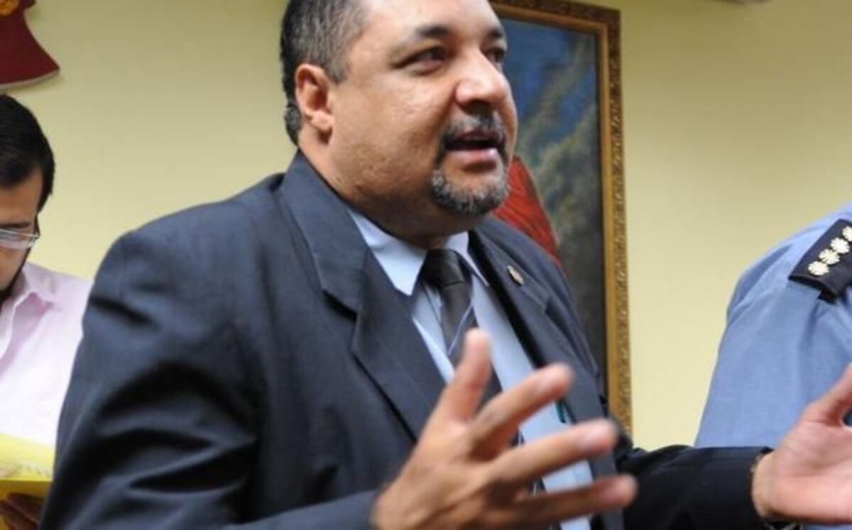 Exalcalde se quita la vida tras dispararse en el pecho cuando venía de un paseo