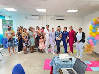 Madres primerizas reciben orientación sobre lactancia materna en centros de salud de Colón