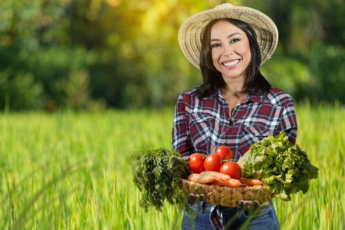 Clarissa Ábrego ahora presenta en SerTv