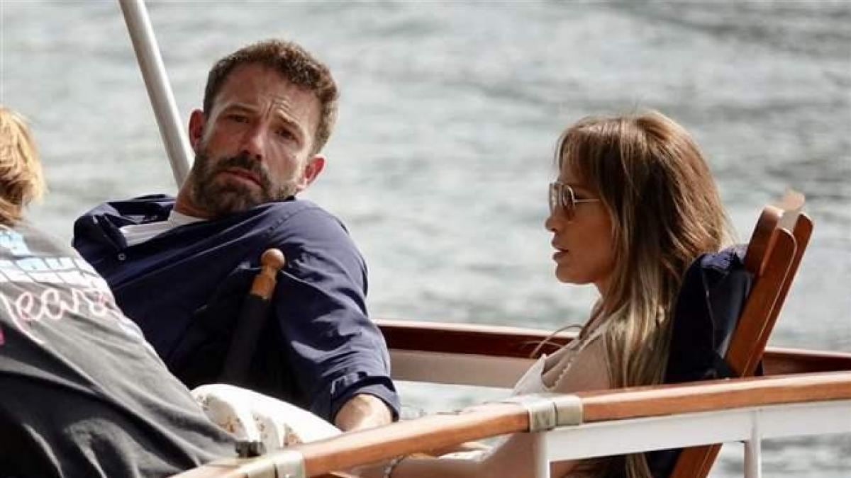 Pero qué bien le sientan los años. J.Lo celebra sus 53 añitos en plena luna de miel en París