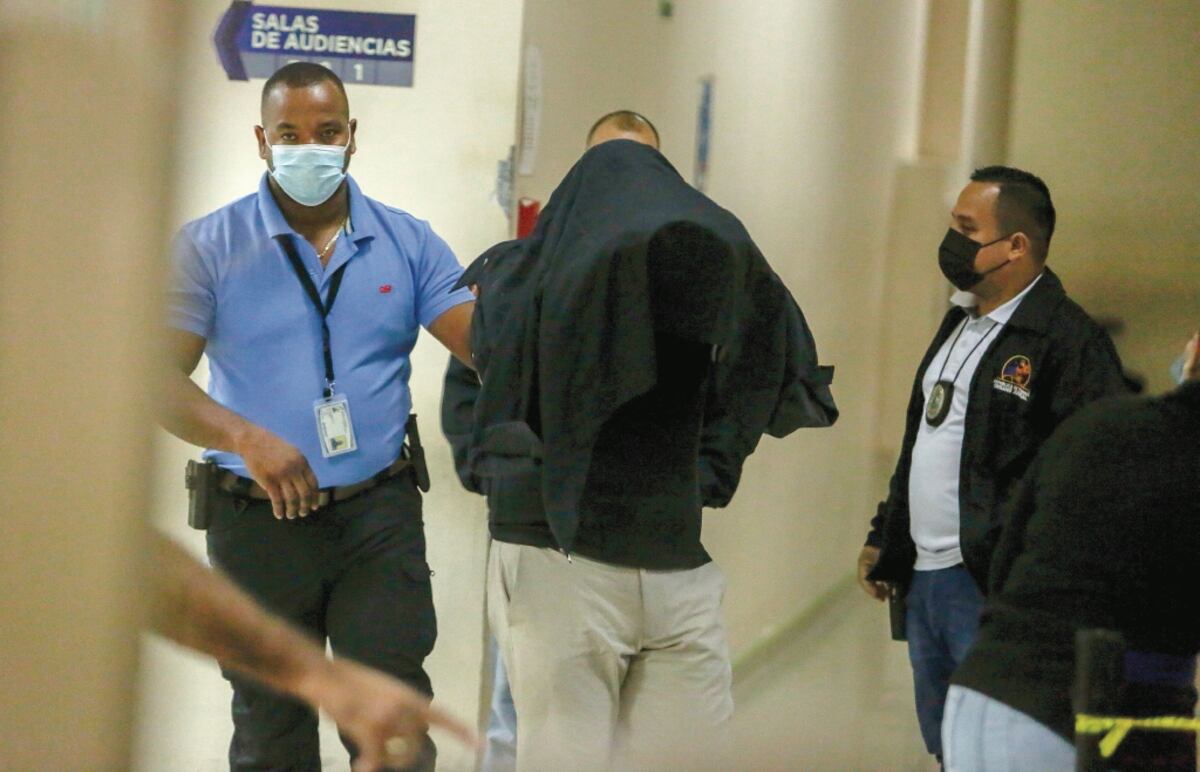 Fiscalía a la espera de fecha para audiencia contra dos indiciados en caso de vacunación clandestina