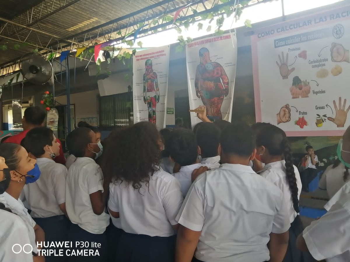 Más del 38% de la población escolar tiene sobrepeso y por ello realizan feria en escuela de San Miguelito. Video