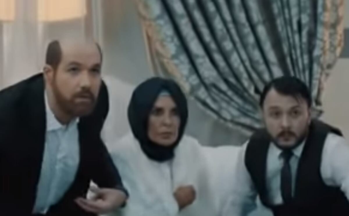 Condenan a cineasta turco por matar en una escena a familia presidencial. Video 